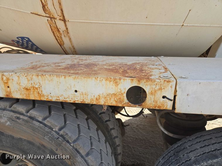 image for item EU3781 2006 Mack CV ready mix truck