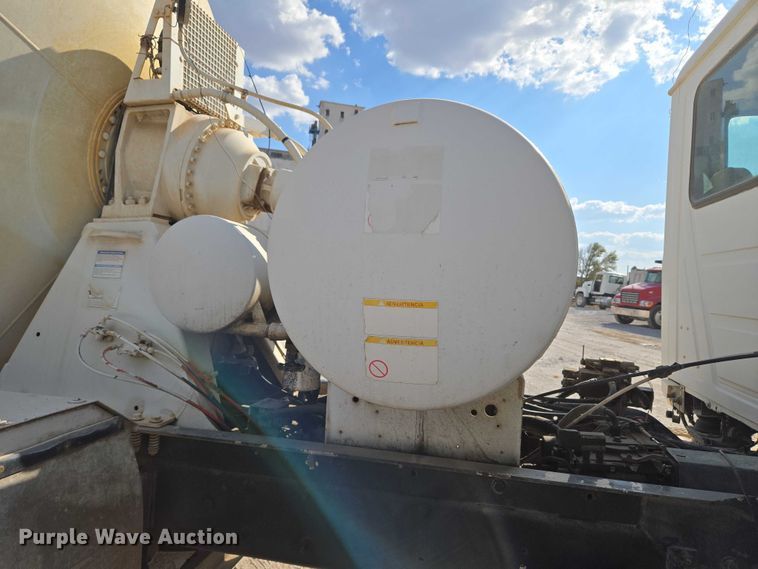 image for item EU3781 2006 Mack CV ready mix truck