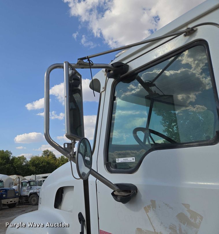 image for item EU3781 2006 Mack CV ready mix truck