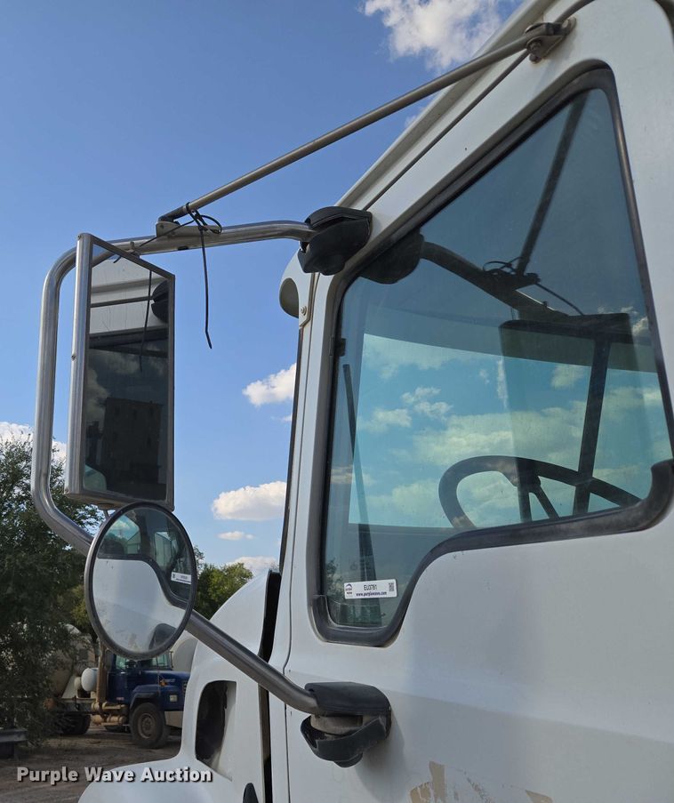 image for item EU3781 2006 Mack CV ready mix truck