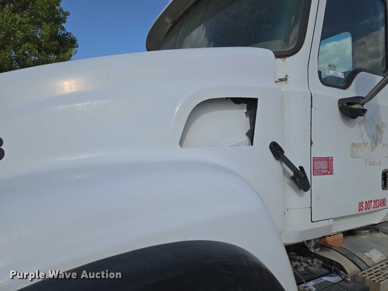 image for item EU3781 2006 Mack CV ready mix truck