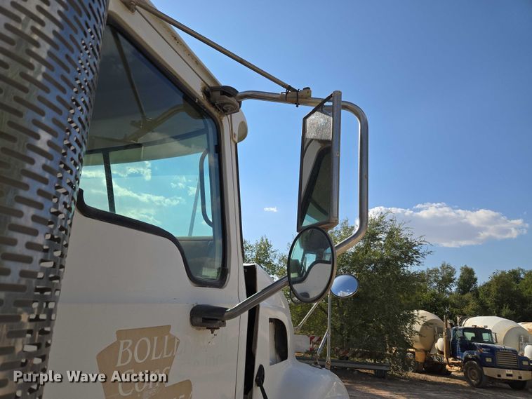 image for item EU3781 2006 Mack CV ready mix truck