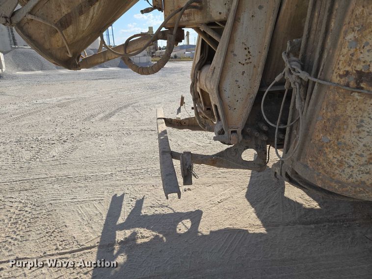 image for item EU3781 2006 Mack CV ready mix truck