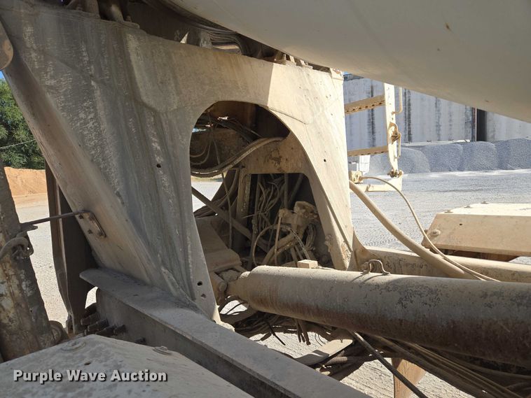 image for item EU3781 2006 Mack CV ready mix truck