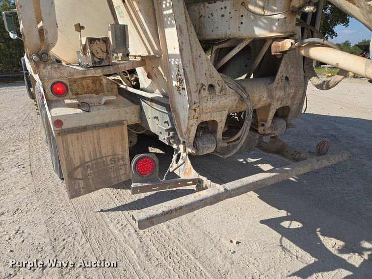 image for item EU3781 2006 Mack CV ready mix truck