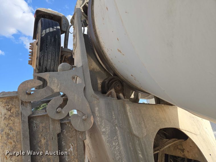 image for item EU3781 2006 Mack CV ready mix truck