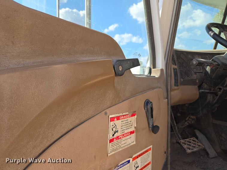 image for item EU3781 2006 Mack CV ready mix truck