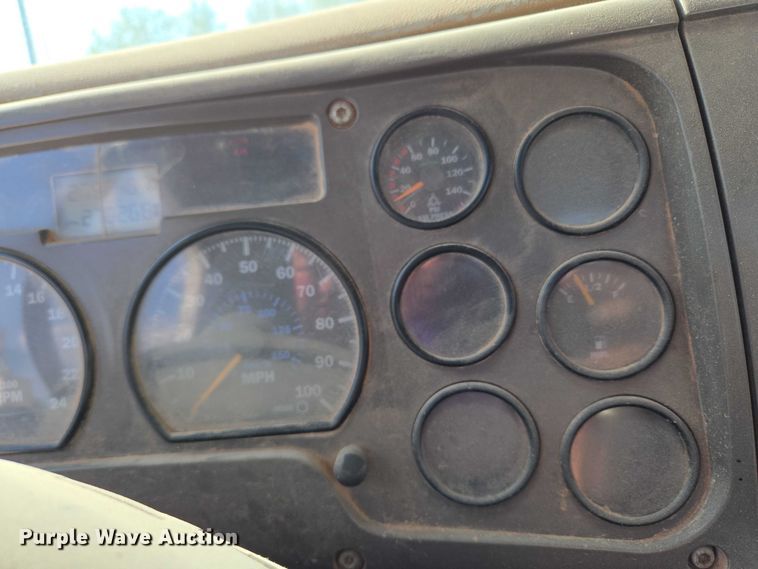 image for item EU3781 2006 Mack CV ready mix truck