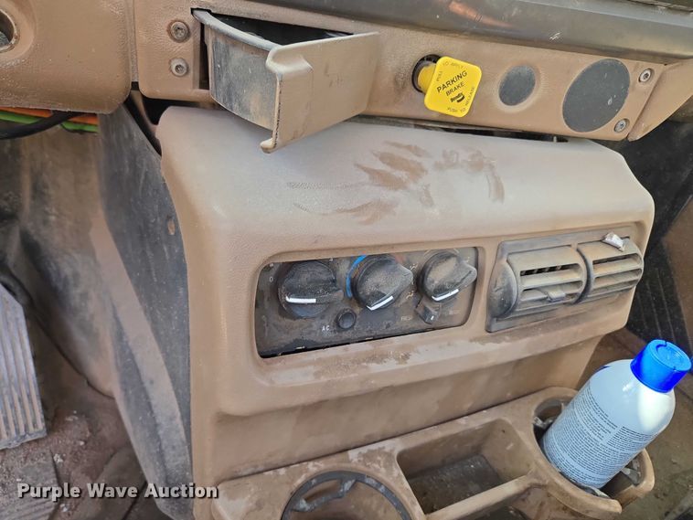 image for item EU3781 2006 Mack CV ready mix truck