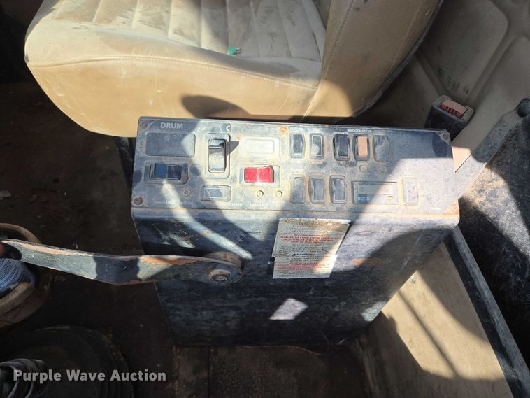 image for item EU3781 2006 Mack CV ready mix truck