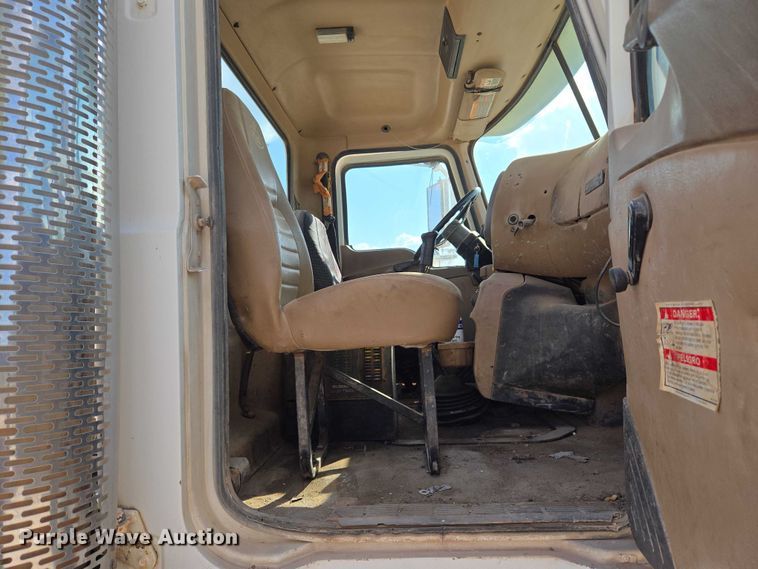 image for item EU3781 2006 Mack CV ready mix truck