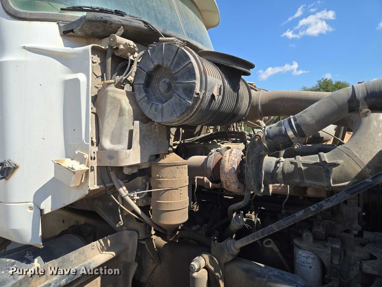 image for item EU3781 2006 Mack CV ready mix truck