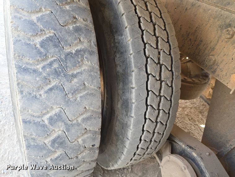 image for item EU3781 2006 Mack CV ready mix truck