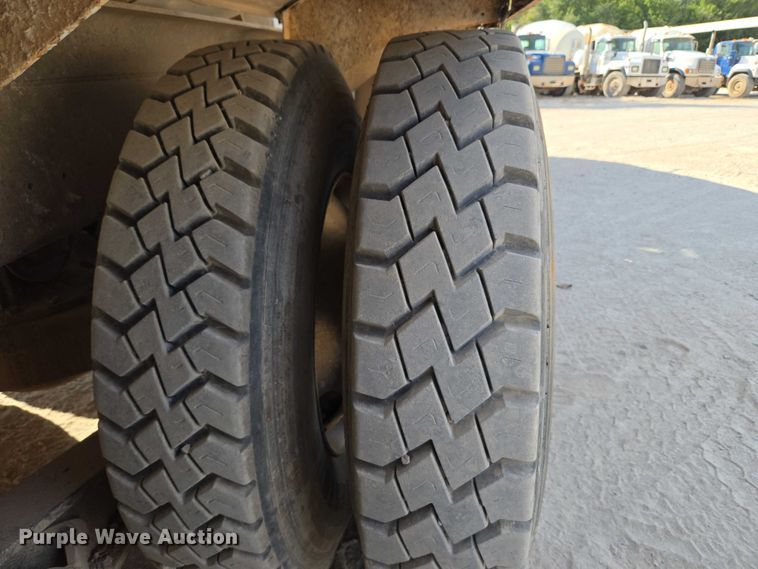 image for item EU3781 2006 Mack CV ready mix truck