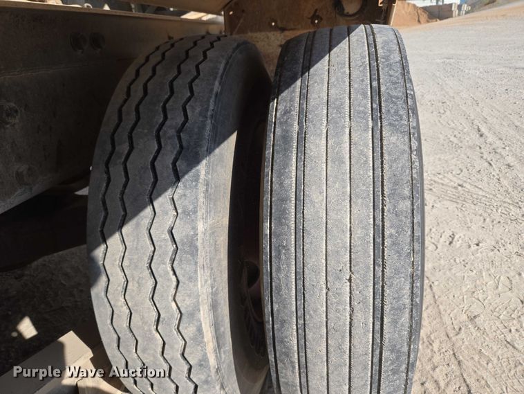 image for item EU3781 2006 Mack CV ready mix truck