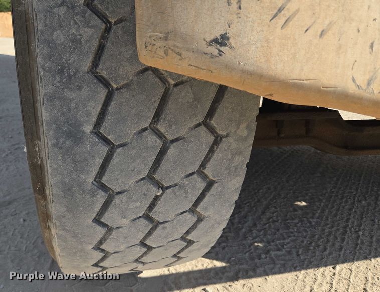 image for item EU3781 2006 Mack CV ready mix truck