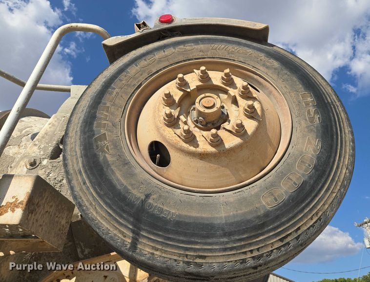 image for item EU3781 2006 Mack CV ready mix truck