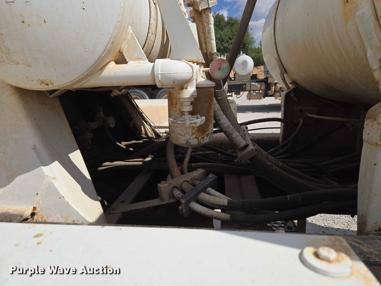 image for item EU3782 2005 Mack CV513 ready mix truck