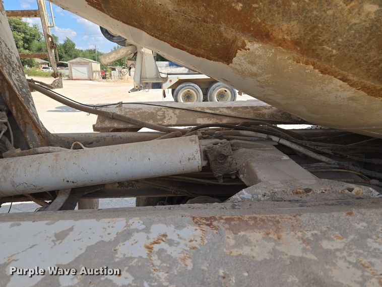 image for item EU3782 2005 Mack CV513 ready mix truck