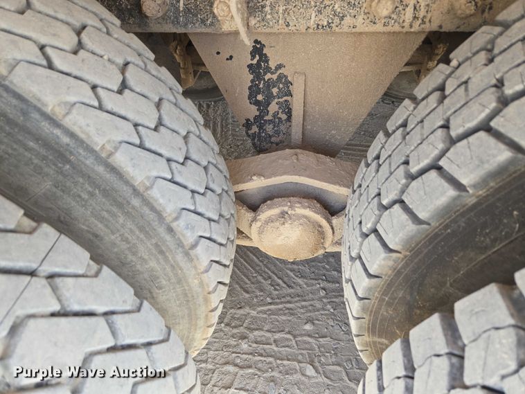 image for item EU3782 2005 Mack CV513 ready mix truck