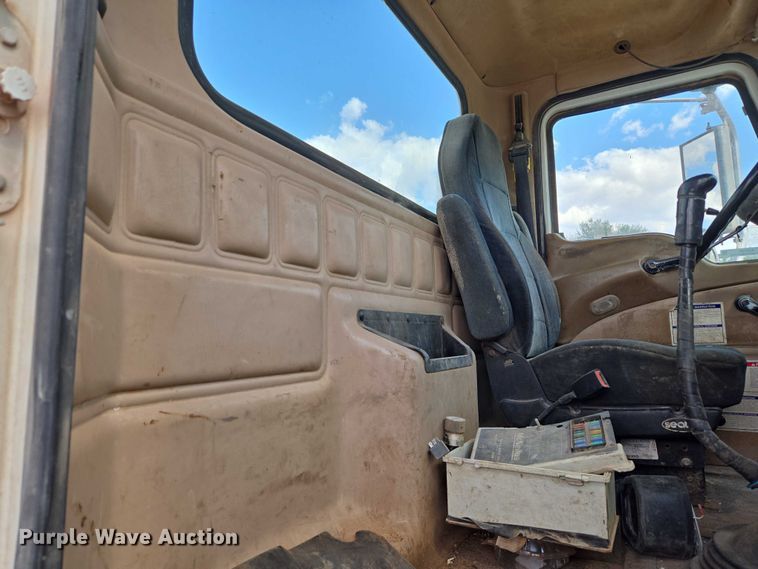 image for item EU3782 2005 Mack CV513 ready mix truck