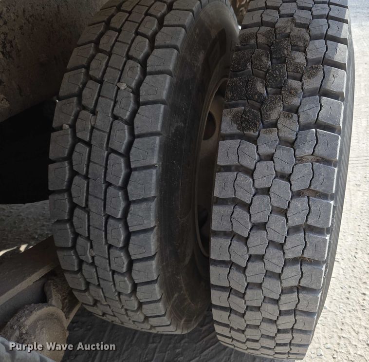 image for item EU3782 2005 Mack CV513 ready mix truck