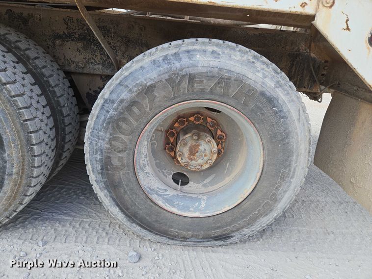 image for item EU3782 2005 Mack CV513 ready mix truck