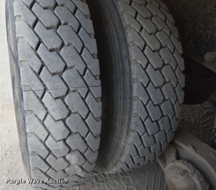 image for item EU3782 2005 Mack CV513 ready mix truck