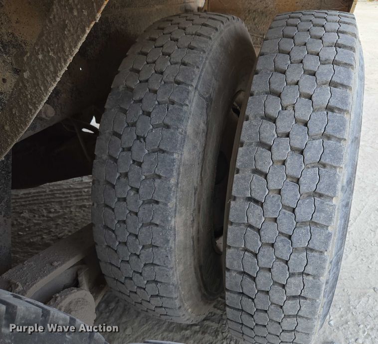 image for item EU3782 2005 Mack CV513 ready mix truck