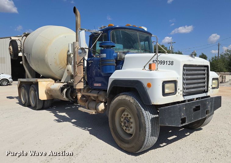 image for item EU3784 1999 Mack RD690S ready mix truck