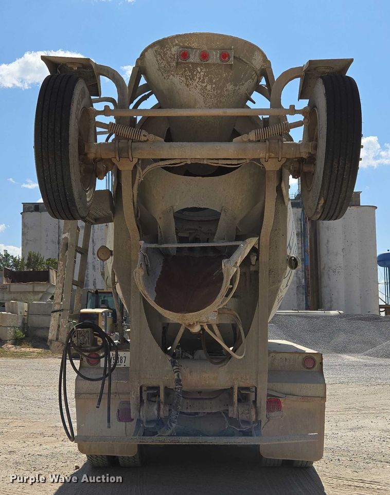image for item EU3784 1999 Mack RD690S ready mix truck