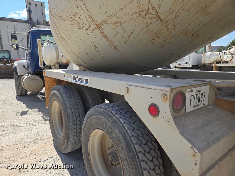 image for item EU3784 1999 Mack RD690S ready mix truck