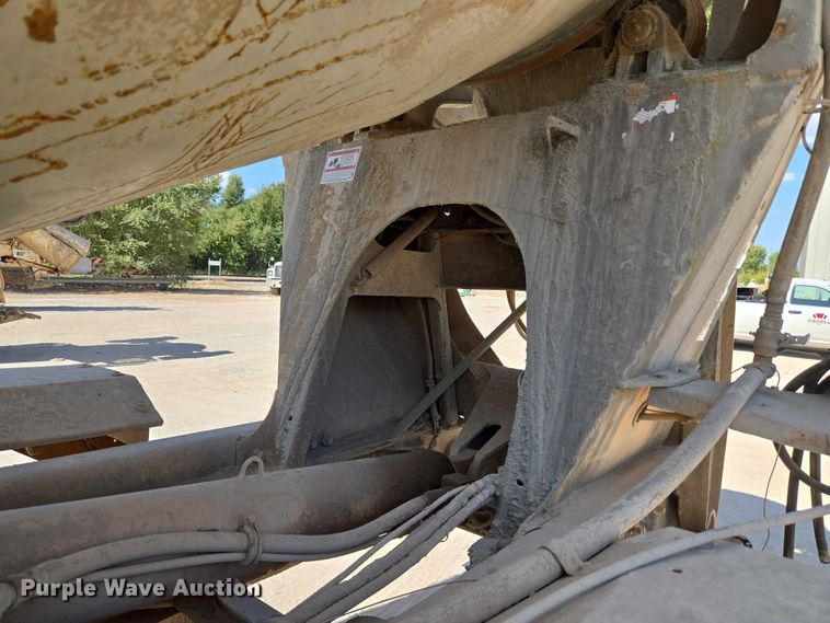 image for item EU3784 1999 Mack RD690S ready mix truck