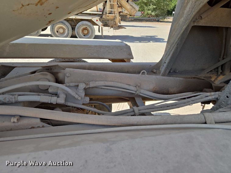 image for item EU3784 1999 Mack RD690S ready mix truck