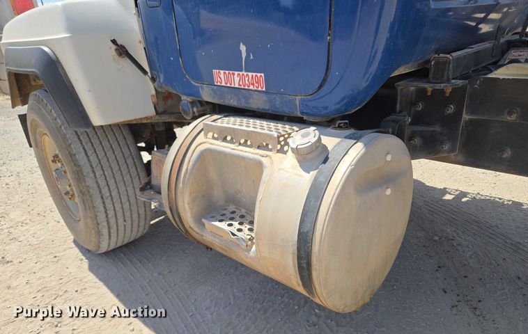 image for item EU3784 1999 Mack RD690S ready mix truck