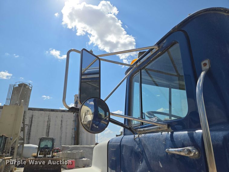 image for item EU3784 1999 Mack RD690S ready mix truck