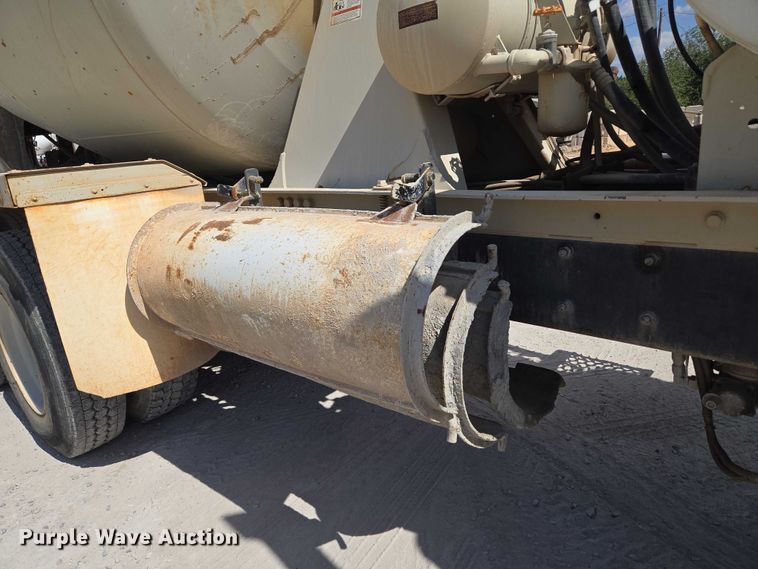 image for item EU3784 1999 Mack RD690S ready mix truck