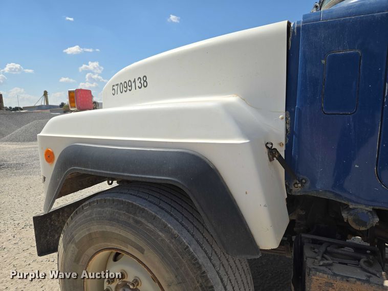 image for item EU3784 1999 Mack RD690S ready mix truck