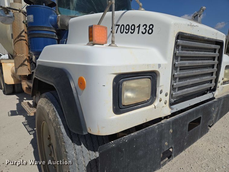 image for item EU3784 1999 Mack RD690S ready mix truck