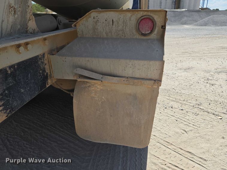 image for item EU3784 1999 Mack RD690S ready mix truck