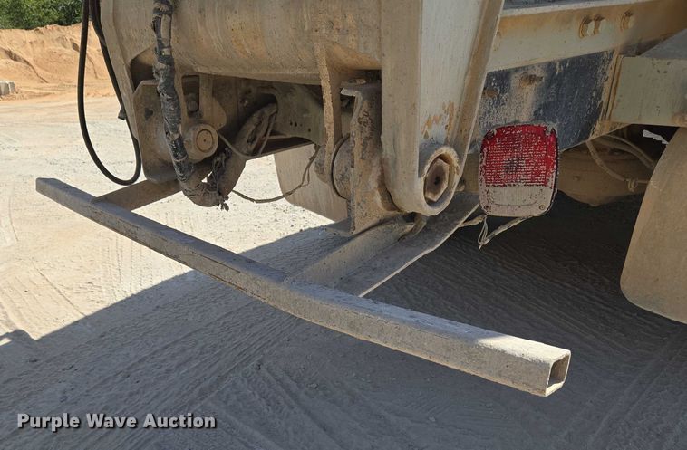 image for item EU3784 1999 Mack RD690S ready mix truck