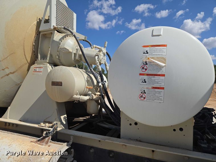 image for item EU3784 1999 Mack RD690S ready mix truck