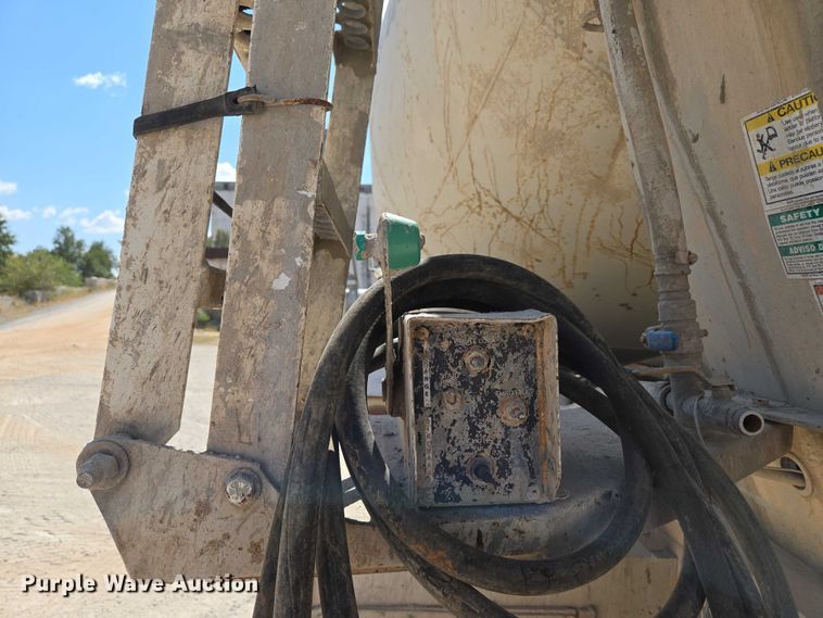 image for item EU3784 1999 Mack RD690S ready mix truck