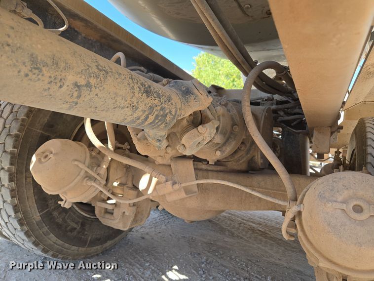 image for item EU3784 1999 Mack RD690S ready mix truck