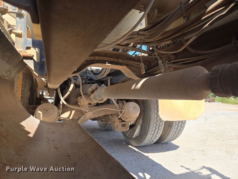 image for item EU3784 1999 Mack RD690S ready mix truck