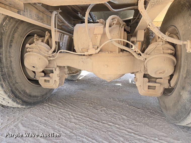 image for item EU3784 1999 Mack RD690S ready mix truck