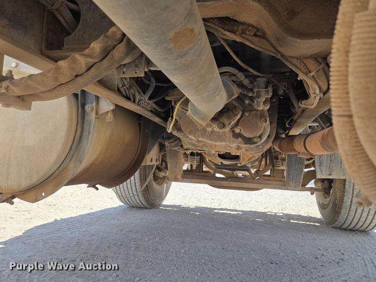 image for item EU3784 1999 Mack RD690S ready mix truck