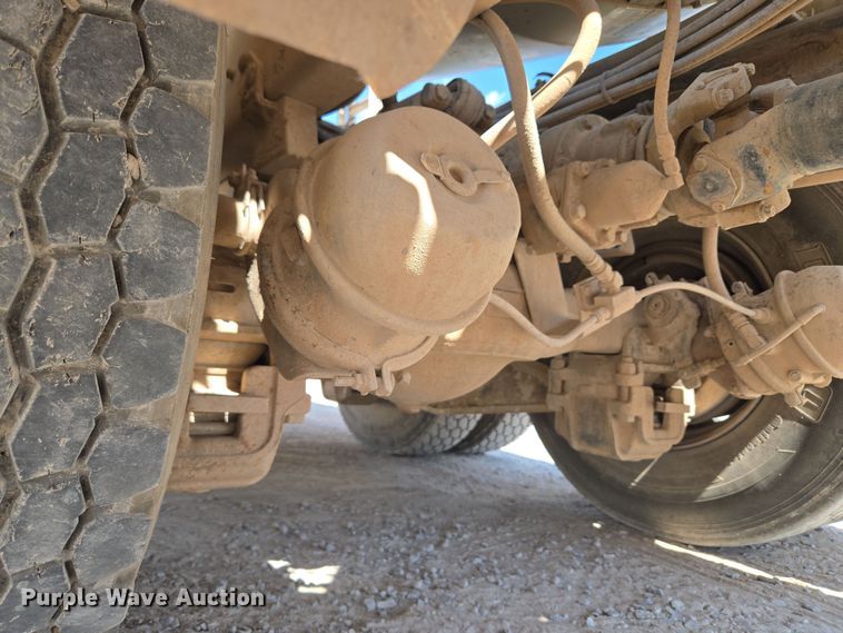 image for item EU3784 1999 Mack RD690S ready mix truck