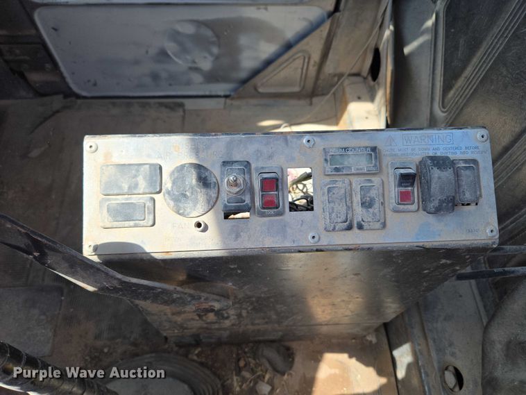 image for item EU3784 1999 Mack RD690S ready mix truck