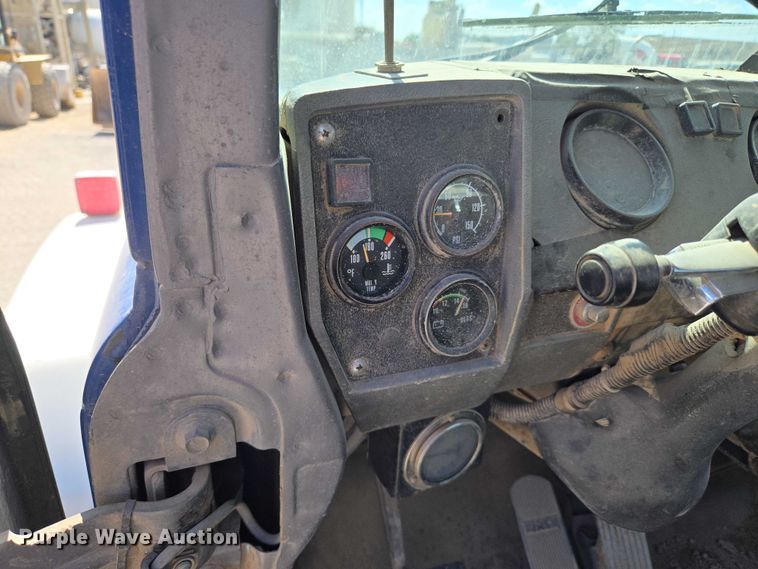 image for item EU3784 1999 Mack RD690S ready mix truck